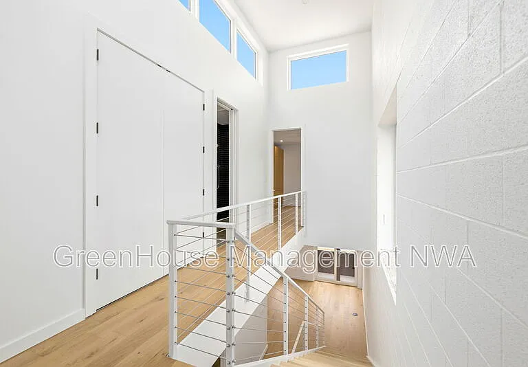 838 SE 8th St — Photo 2