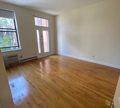5th image of 25 Saint Marks Pl #3A