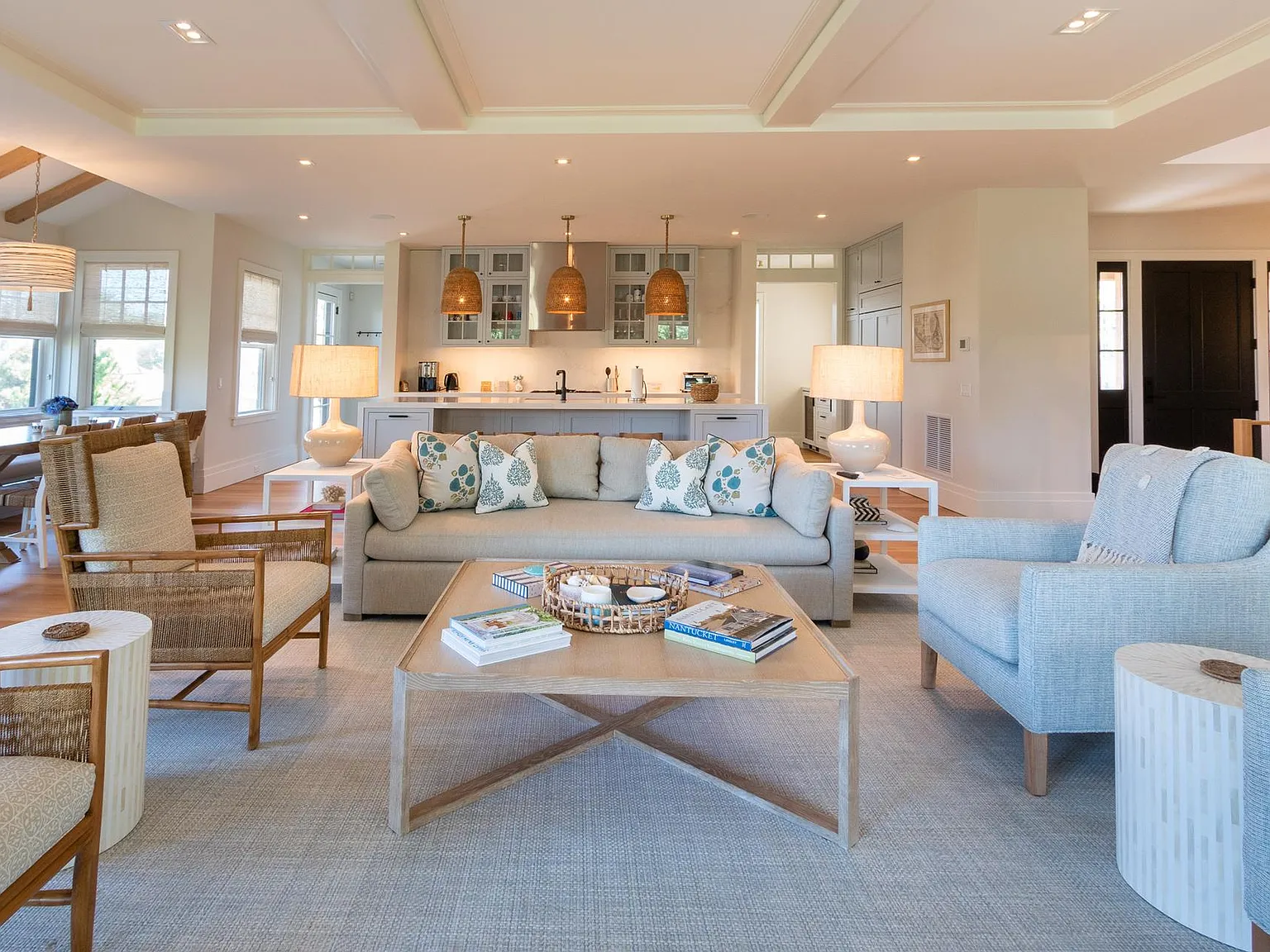 6 bed, 8.0 bath, 4571 sqft — Photo 4