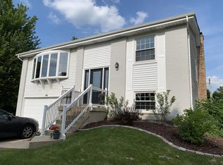 720 Morningside Dr, Naperville, IL 60563