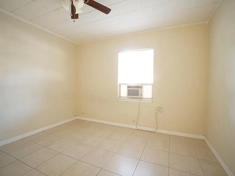 404 N Lake Ave — Photo 4
