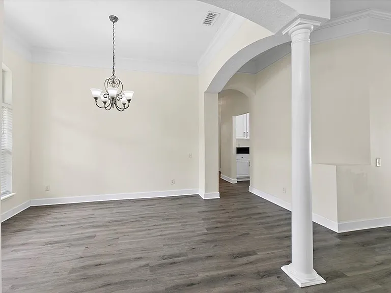 8884 Hampton Landing Dr E — Photo 4