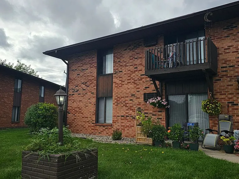Fox River Bluff — Photo 16