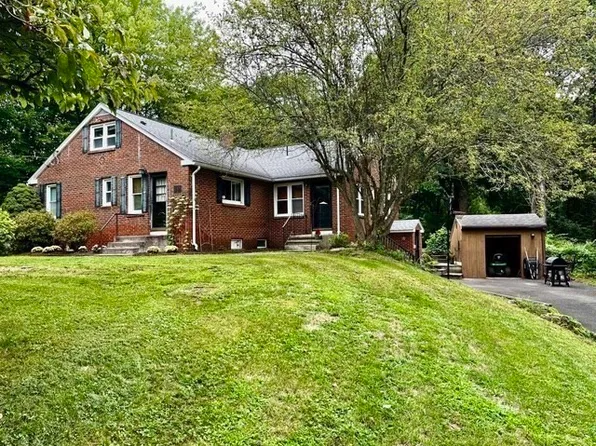 10 Chestnut St, Hatfield, MA 01038
