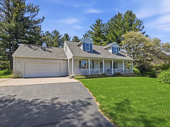 2nd image of 405 Mississippi Dr