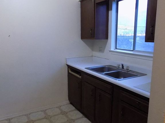 2nd image of 313 Columbia Dr SE #6880843
