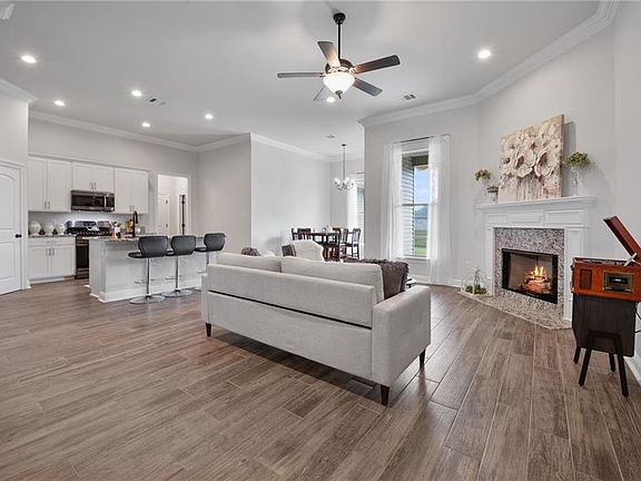 3rd image of 241 Louisiana Iris Cir