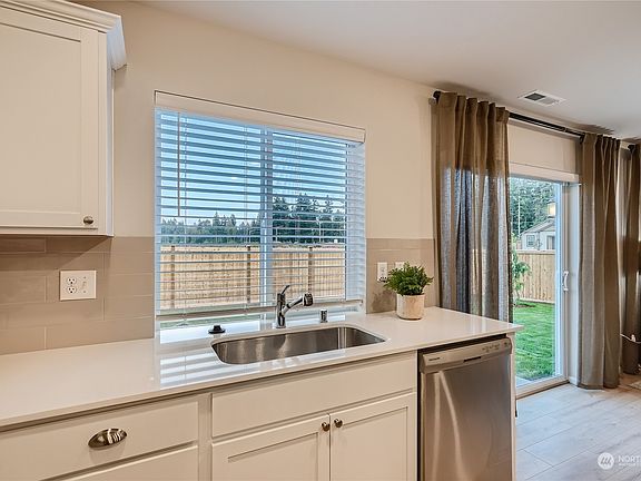 5th image of 300 NE Belfair Station Drive #27