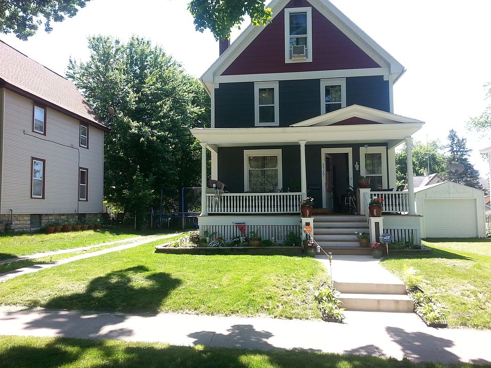 1717 B Ave N.E.