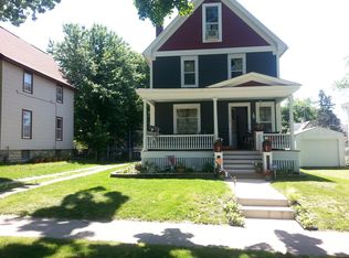 1717 B Ave NE, Cedar Rapids, IA 52402