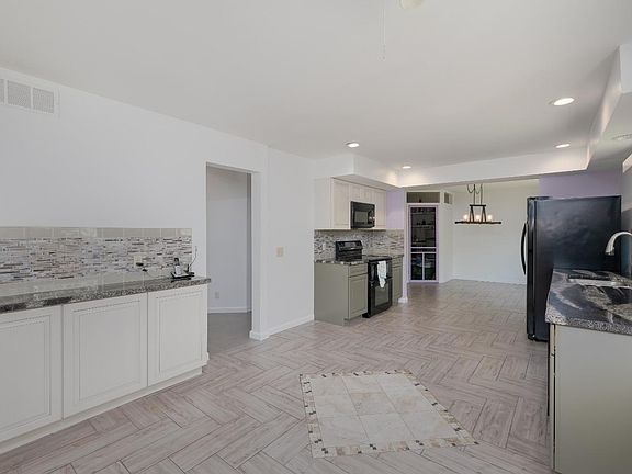 4th image of 7228 Deaconsbench Ct
