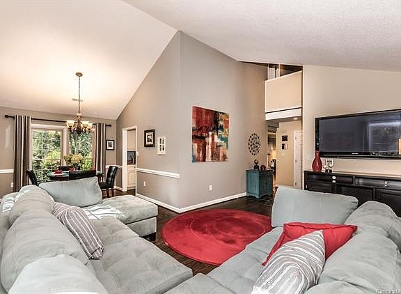 4th image of 6825 Carmel Hills Dr