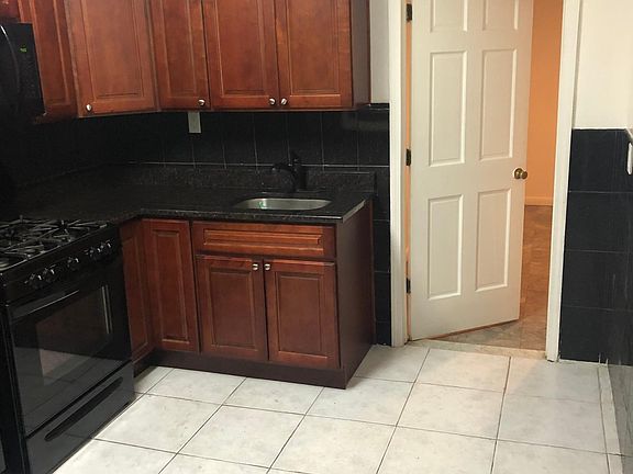 2nd image of 310 Taylor St #310