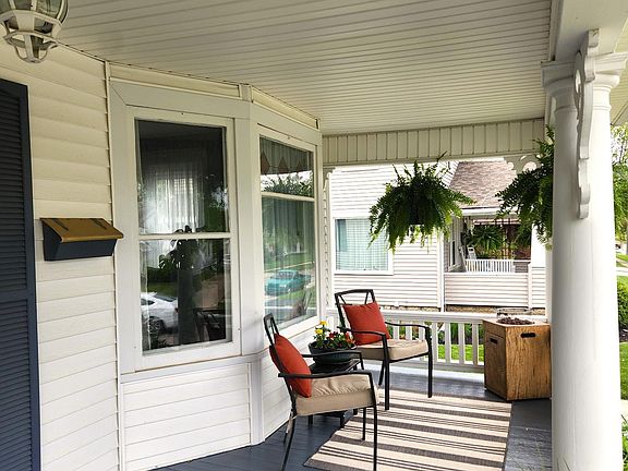 4th image of 308 Coe St
