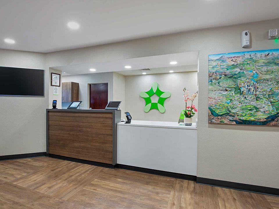 Lobby and Guest Check-in