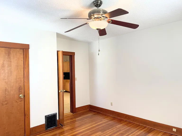 25 Bennett St #2 — Photo 8