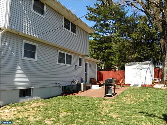 2nd image of 413 Brewster Dr