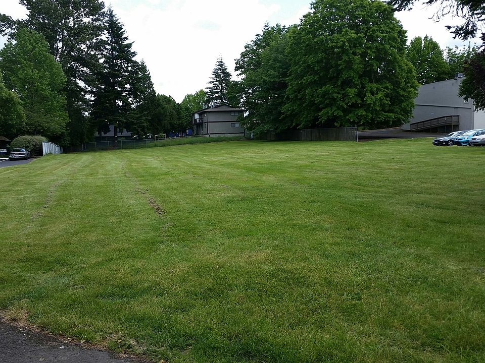 2nd image of 532 NE Cleveland Ave