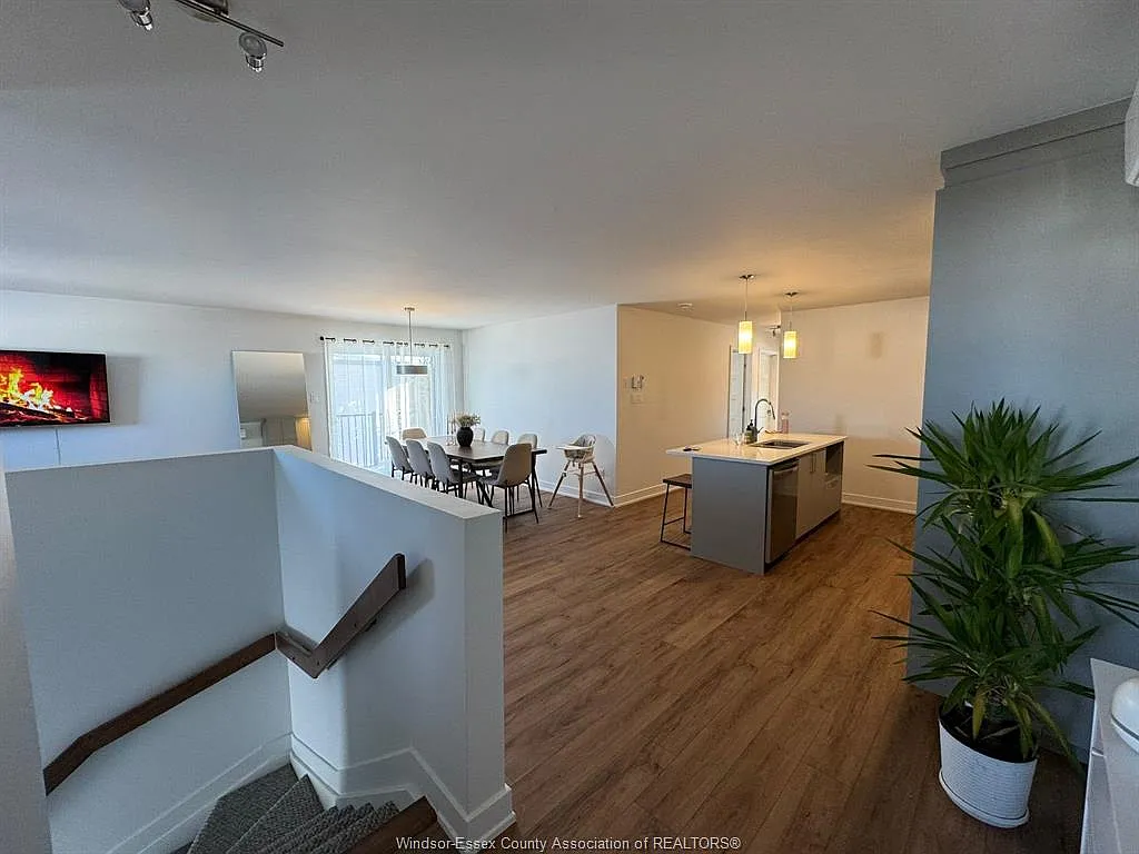3 bed, $2,250 — Photo 3