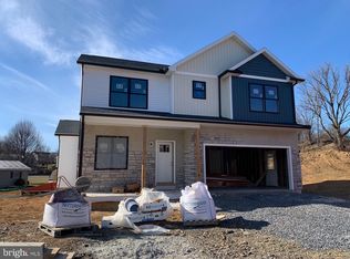 695 Karvois Ct, Chambersburg, PA