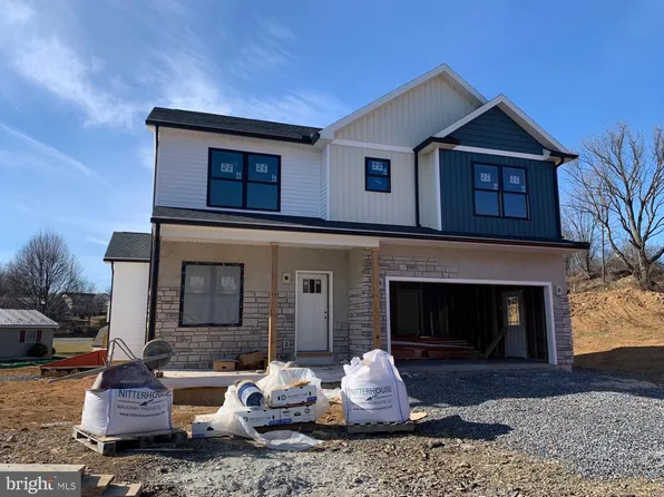 695 Karvois Ct, Chambersburg, PA 17202