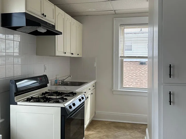 180 Stover Ave #2 — Photo 8