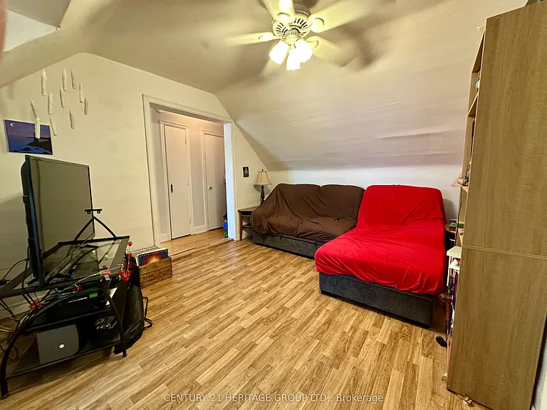 1125 Cannon St E — Photo 3