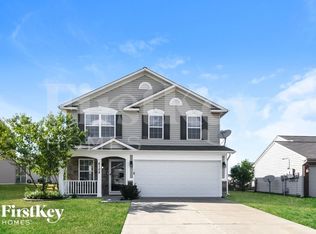 6108 Green Glade Dr, Whitestown, IN 46075