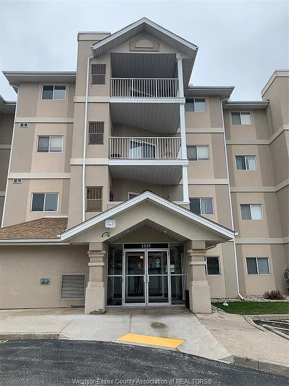 2 bed, 2.0 bath, $2,200 — Photo 2