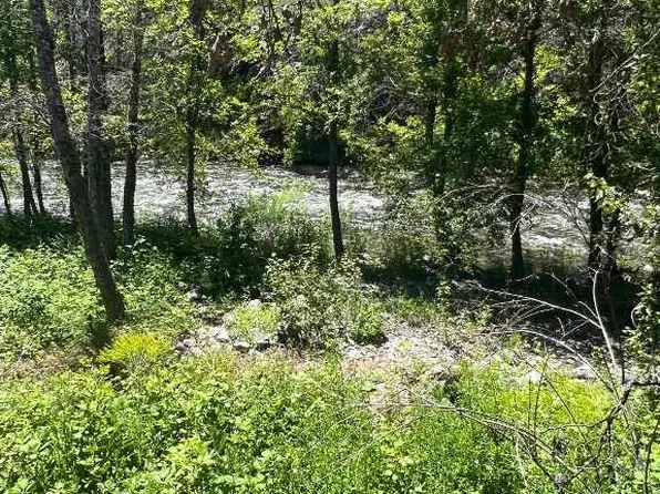 131 Indian Meadows Dr, Happy Camp, CA 96039