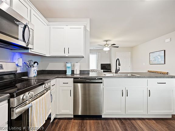 2nd image of 10611 Loganberry Dr