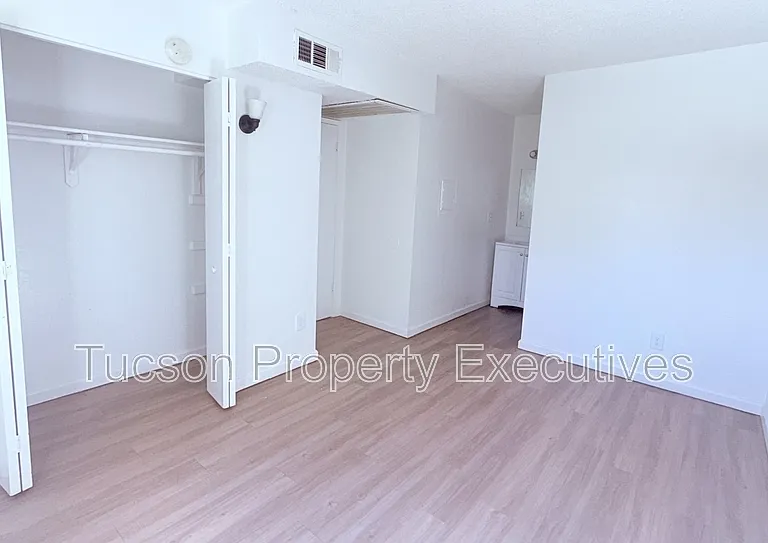 3810 E Monte Vista Dr #206 — Photo 15