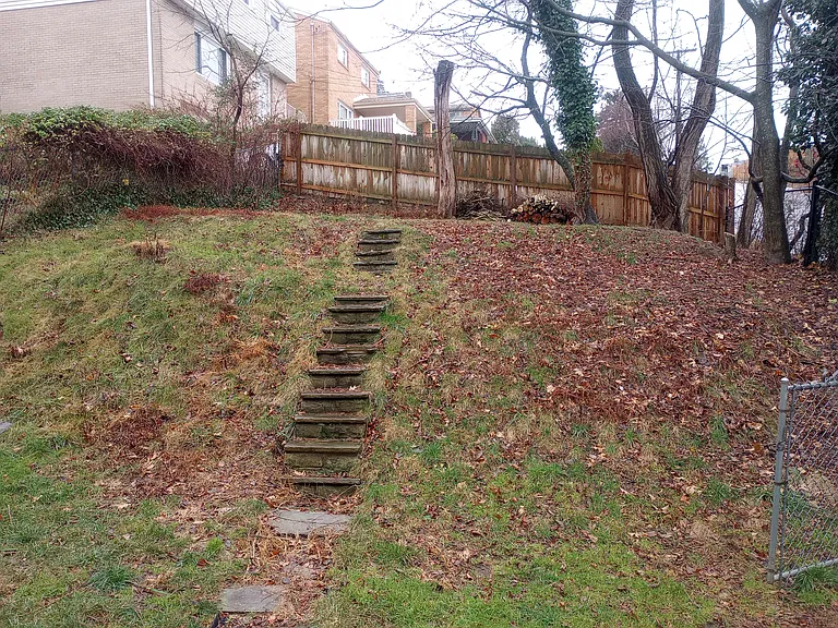 428 Connor St — Photo 2