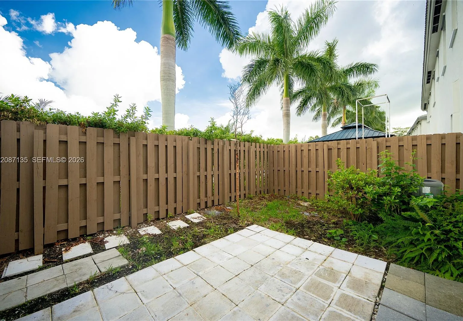 Keys Gate Residential — Photo 2