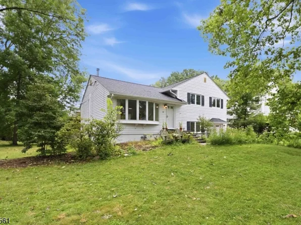10 Cornell Pl, Chatham Boro, NJ 07928
