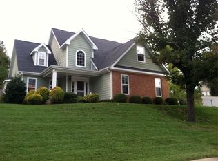 6815 Huntcliff Dr, Ooltewah, TN 37363