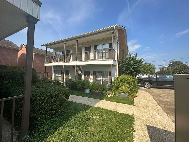 313 E Lampkin St #8 — Photo 3