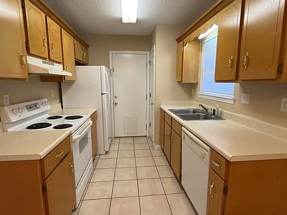 2455 Starmount Dr - Kitchen 1_09232024