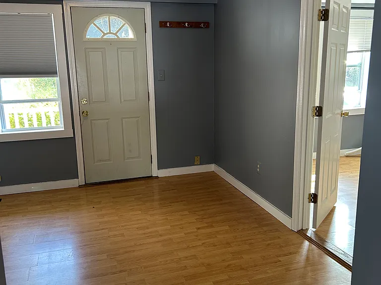 112 Arlington St #2 — Photo 5