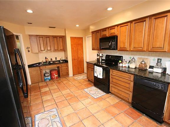 5th image of 14635 Village Glen Cir