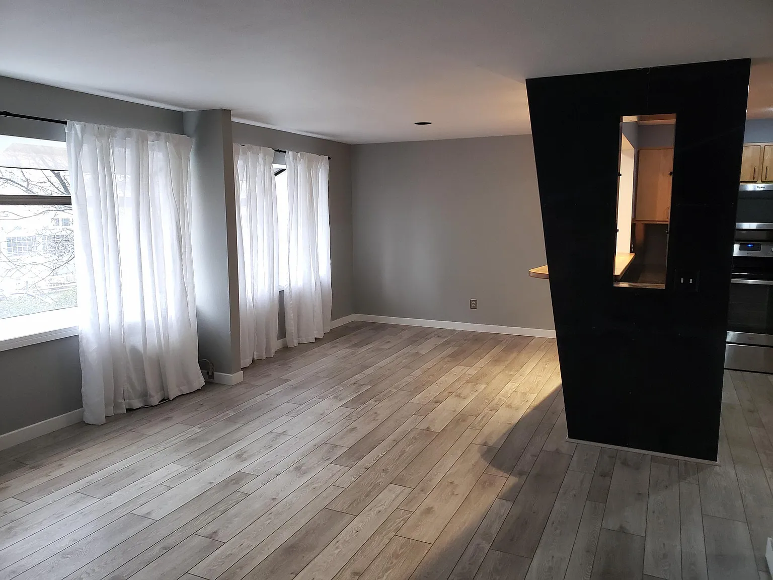 2 bed, 1.5 bath, 1017 sqft, $2,950 — Photo 3