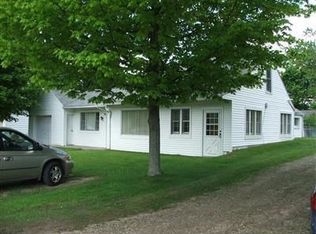 95 Dickerson St, Hillsdale, MI 49242