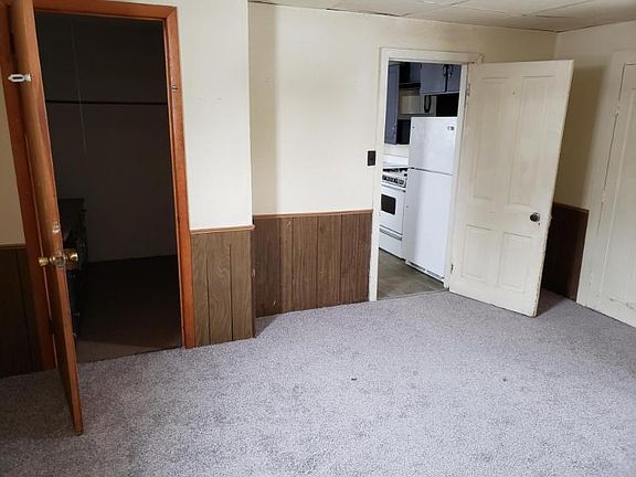 2nd image of 213 1/2 S 10th St