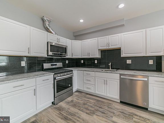 2nd image of 217 W Lancaster Ave APT 2