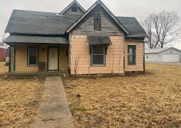 2nd image of 4702 W Crown St