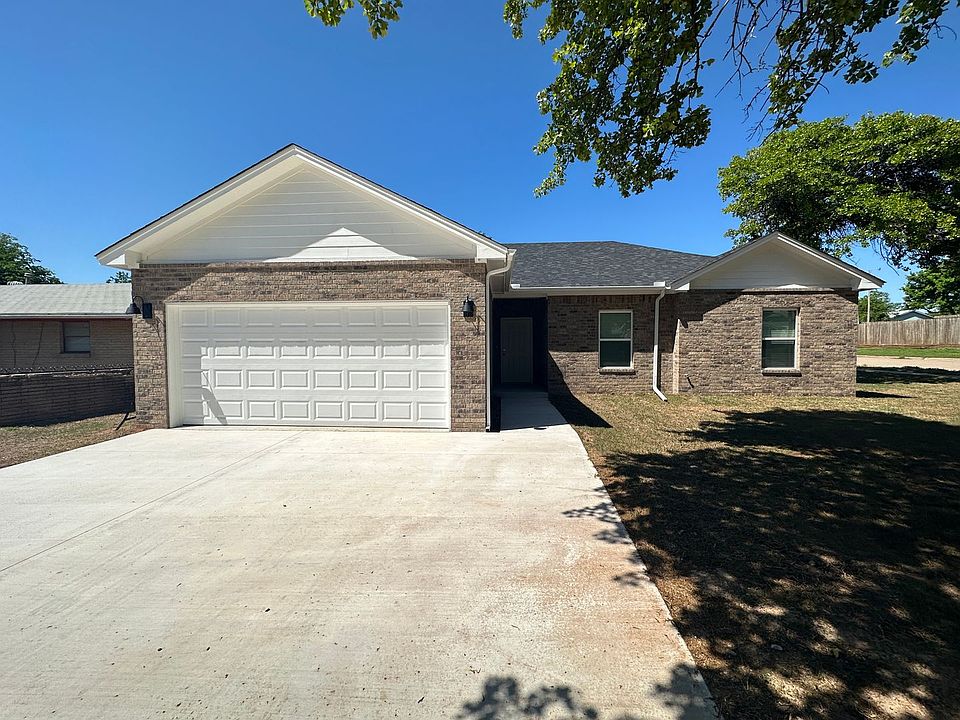 1st image of 3513 Hillside Dr