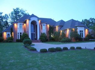 10556 Graybourne Dr, Eads, TN 38028