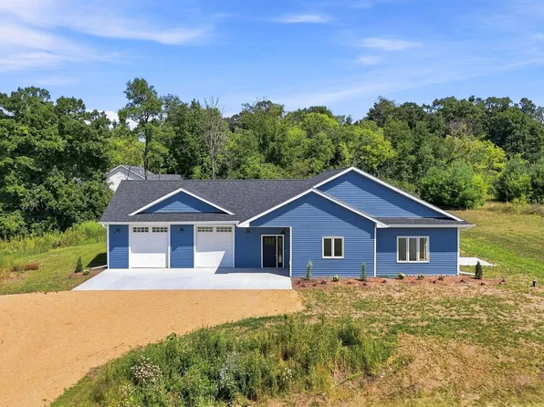 32 256th St, Osceola, WI 54020