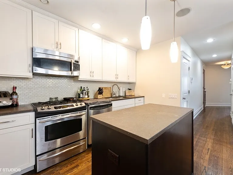3647 N Wilton Ave #2 — Photo 2