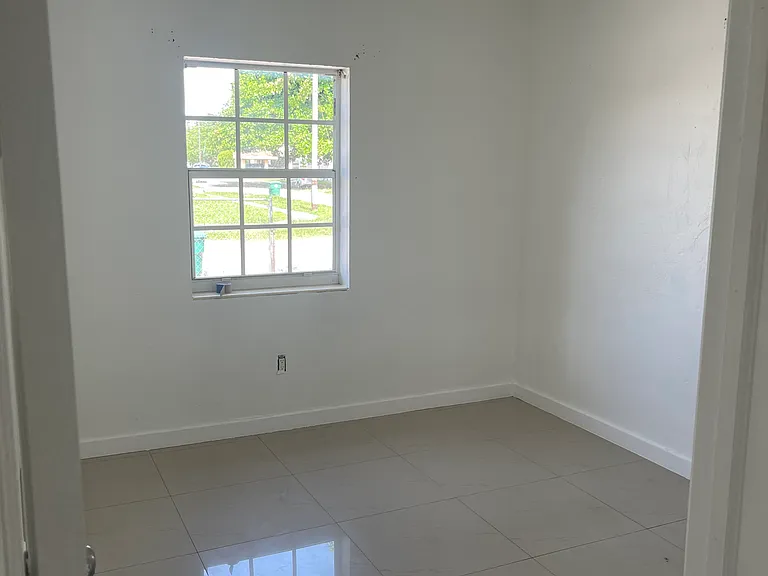 3510 NW 11th Ave #3510 — Photo 3